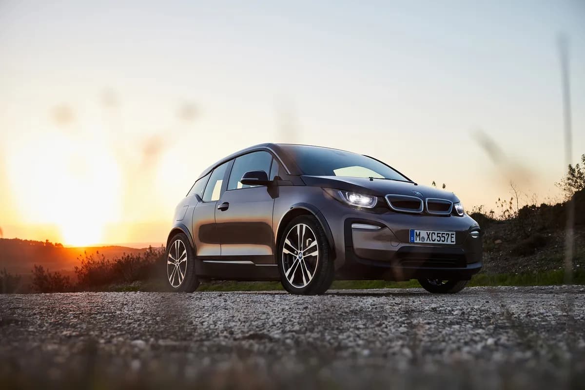 2018 BMW i3s - Image 2