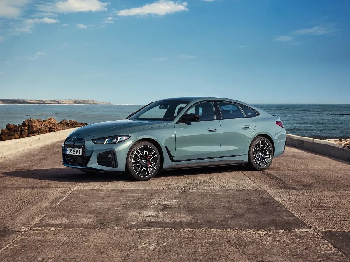 2022 BMW i4 - Image 6