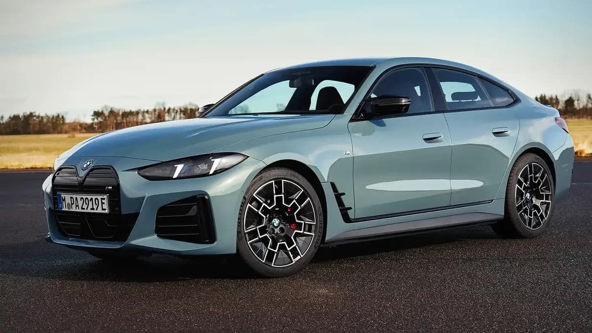 2022 BMW i4 - Image 8