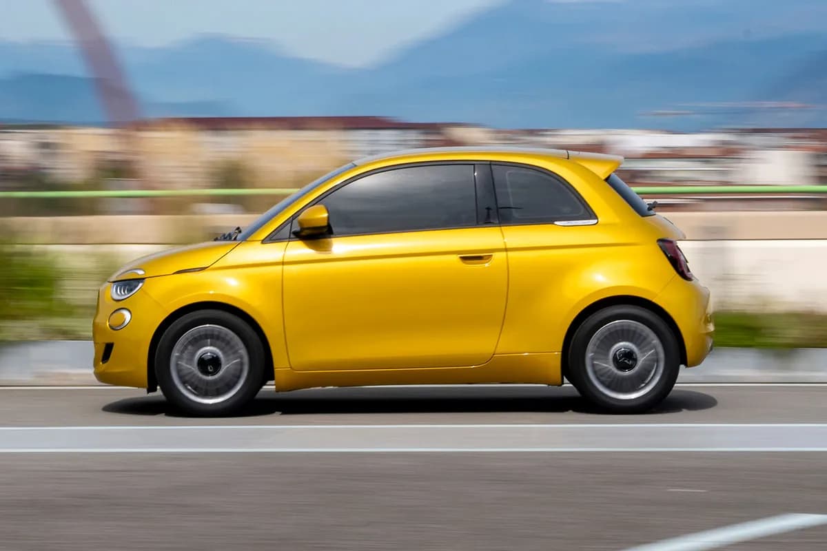 2024 FIAT 500e - Image 2