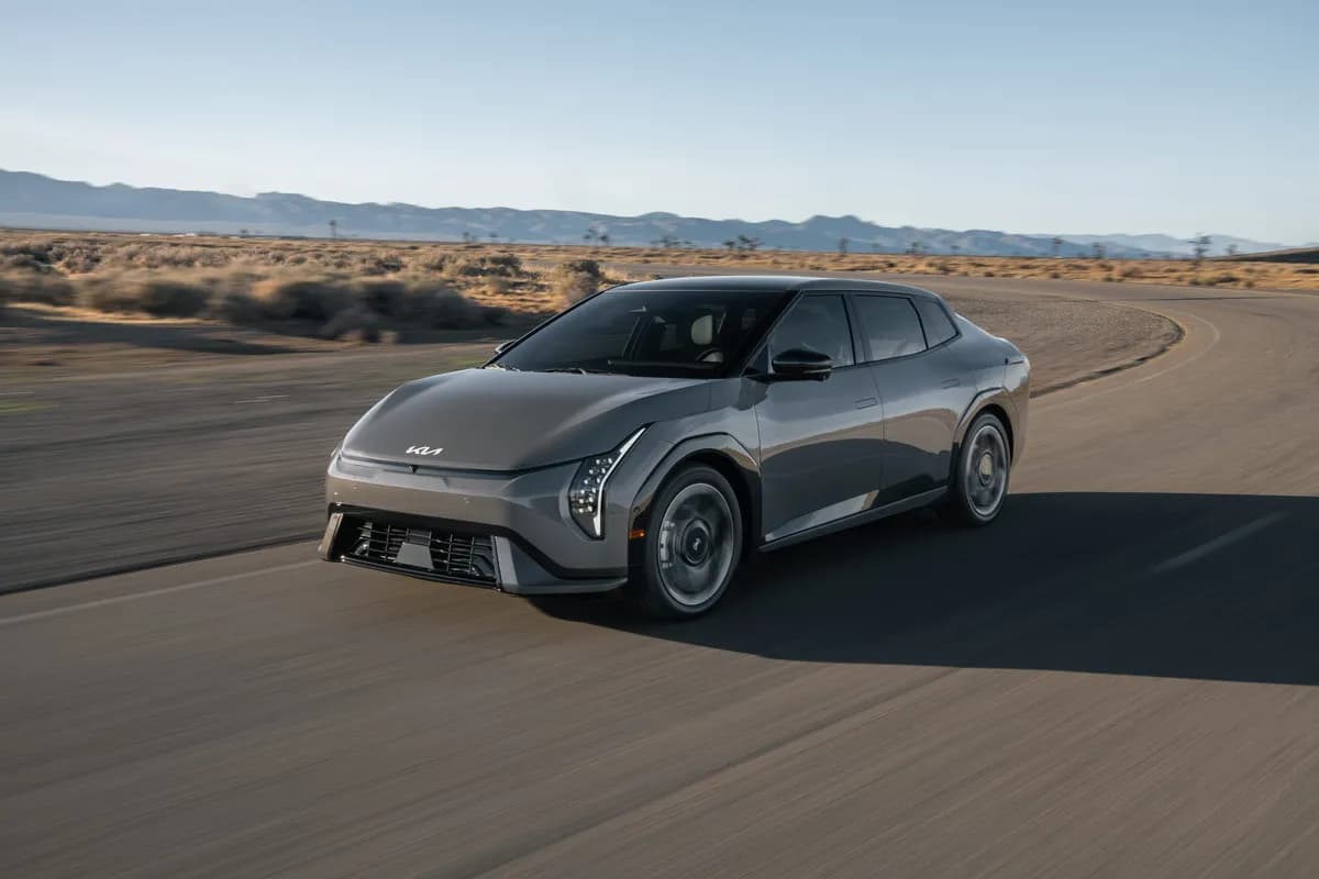 2026 Kia EV4 - Image 5