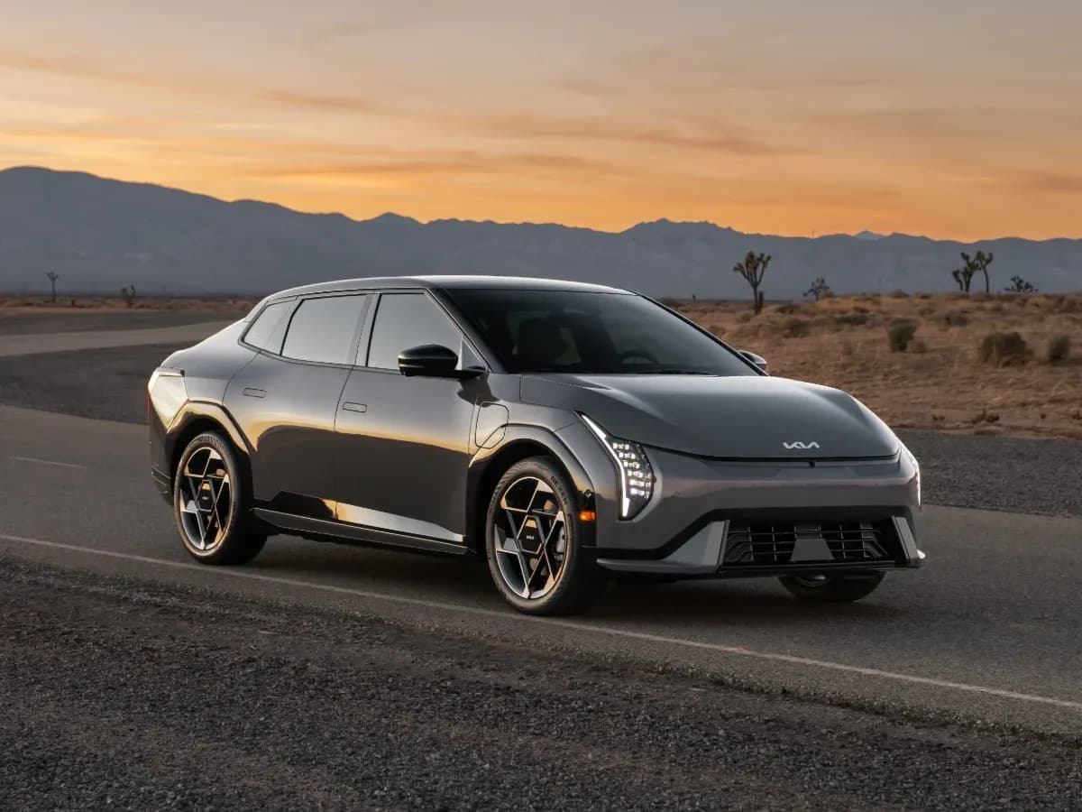 2026 Kia EV4 - Image 6
