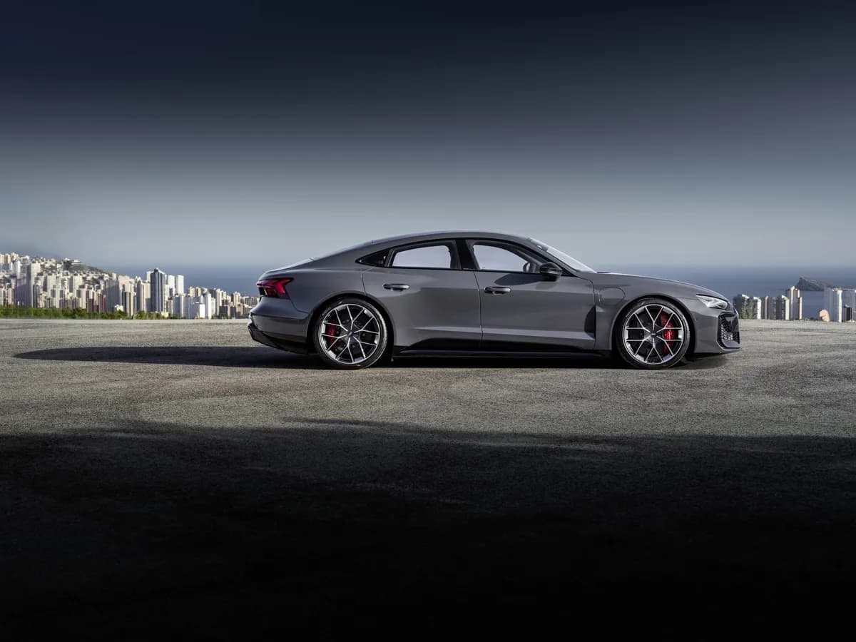 2024 Audi e-tron - Image 5