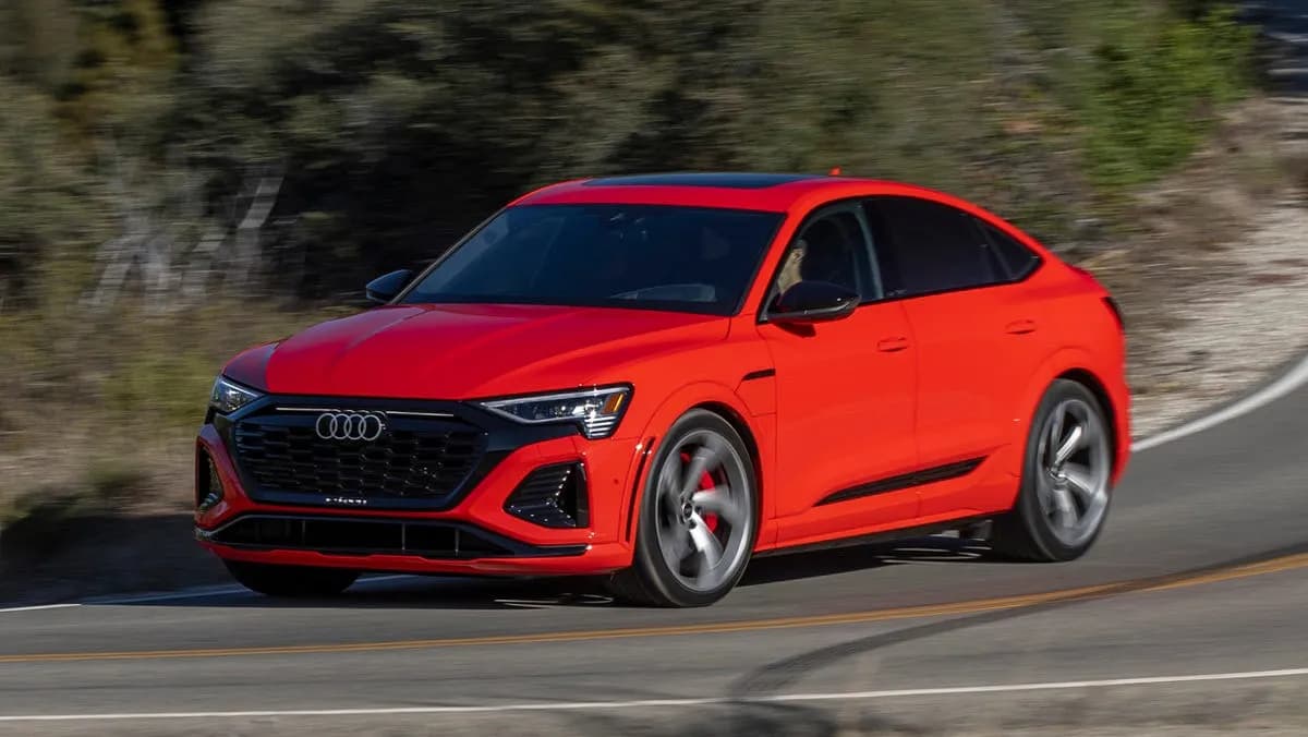 2024 Audi SQ8 Sportback e-tron - Image 2