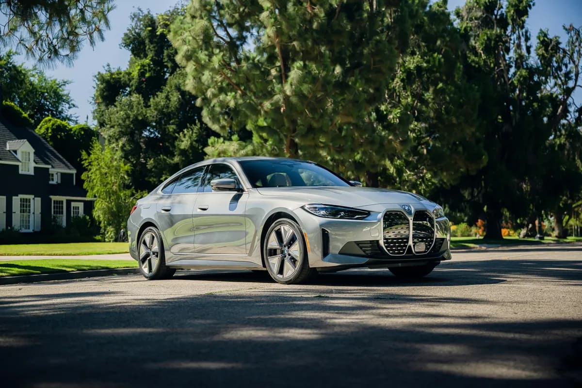 2022 BMW i4 eDrive40 - Image 3