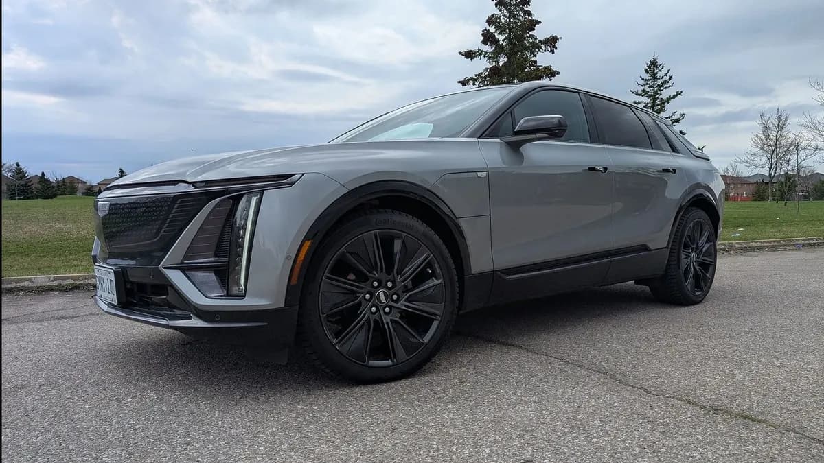2025 Cadillac LYRIQ - Image 2