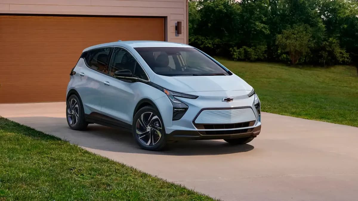 2020 Chevrolet Bolt - Image 2