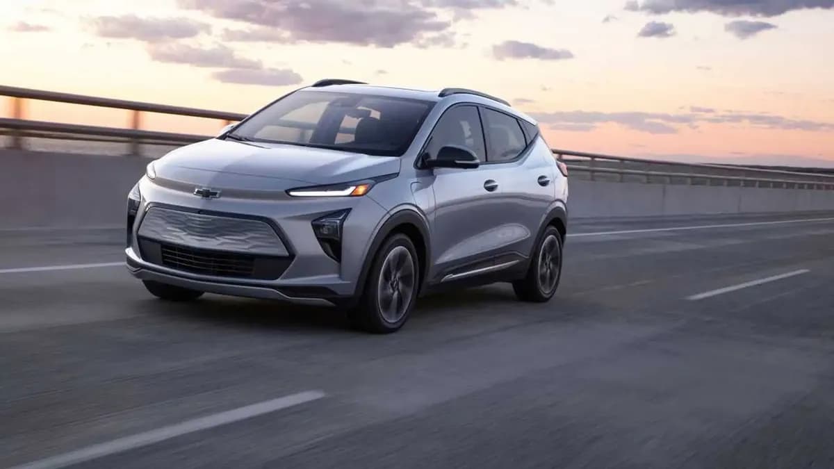 2022 Chevrolet Bolt - Image 3