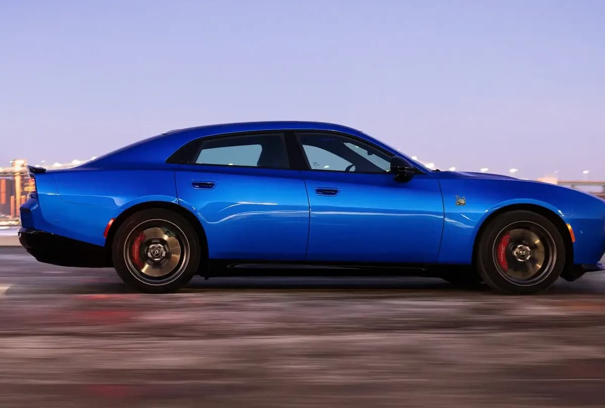 2026 Dodge Charger Daytona - Image 3