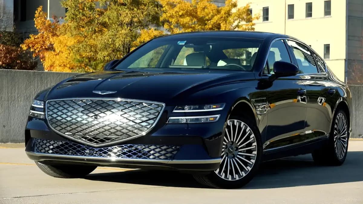 2023 Genesis Electrified - Image 2