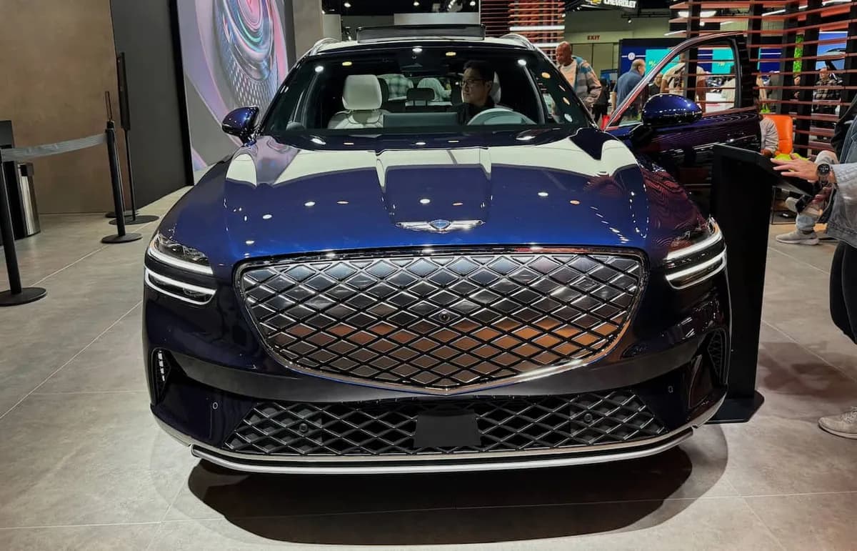 2023 Genesis Electrified - Image 6