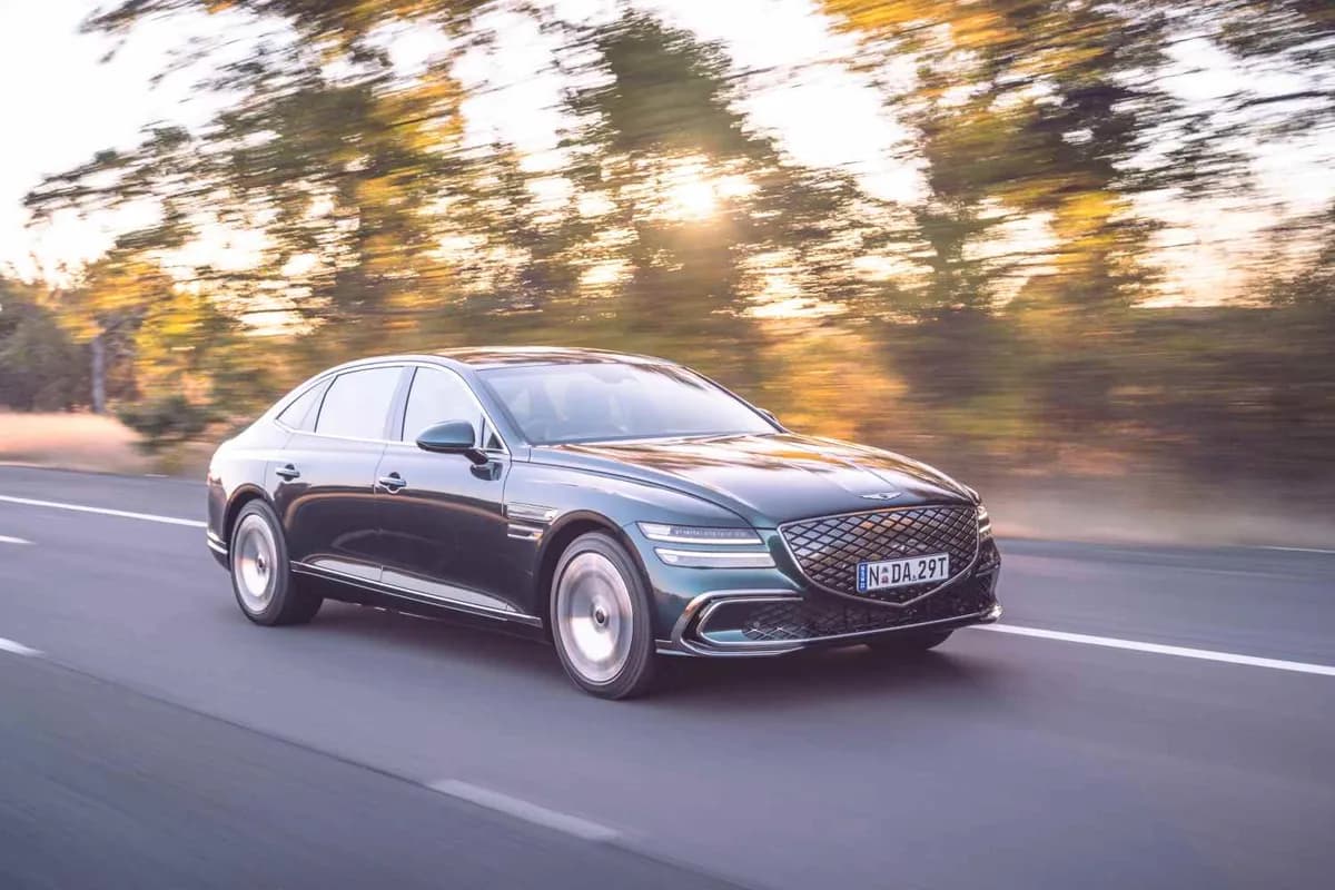 2025 Genesis Electrified G80 - Image 3