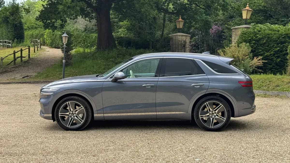 2026 Genesis GV70 - Image 2
