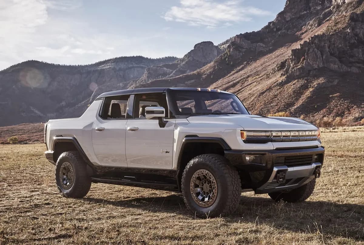2025 GMC HUMMER EV3X Pickup - Image 2