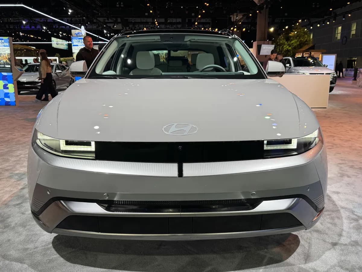 2026 Hyundai IONIQ 5 - Image 2