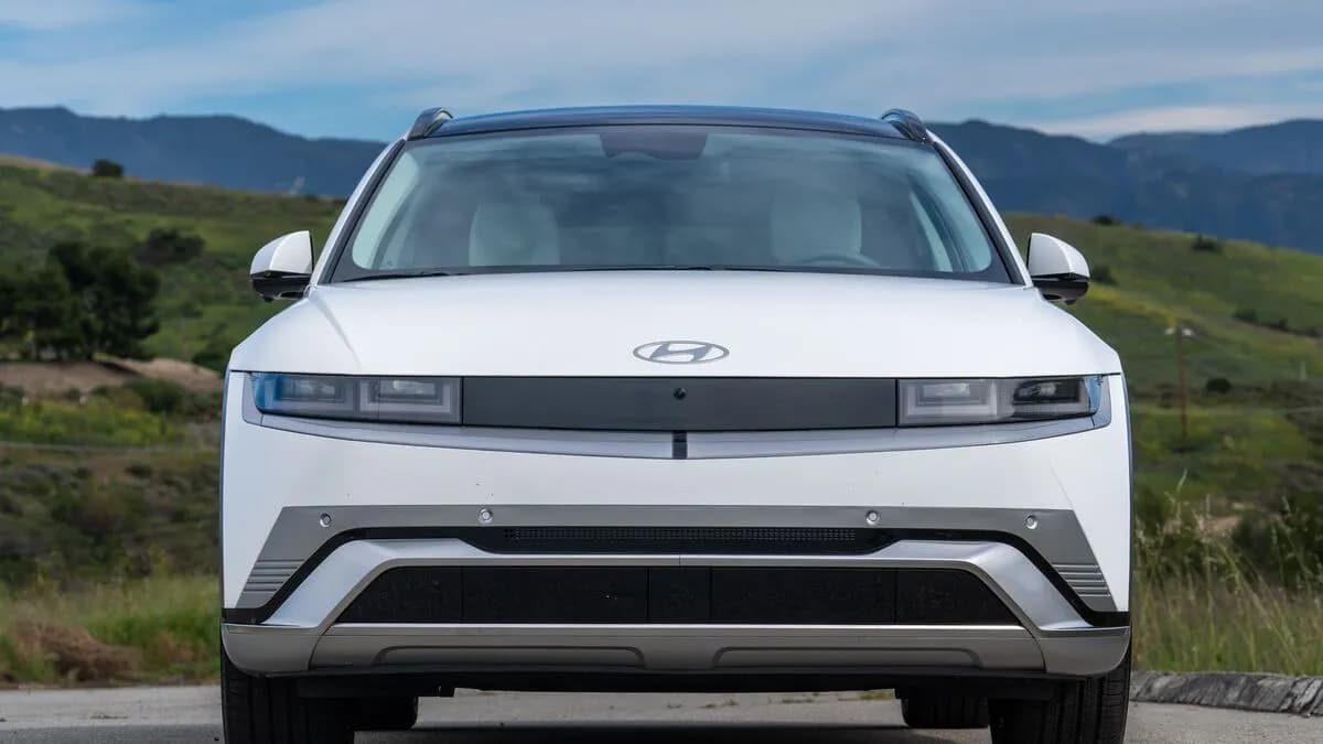 2026 Hyundai IONIQ 5 - Image 3