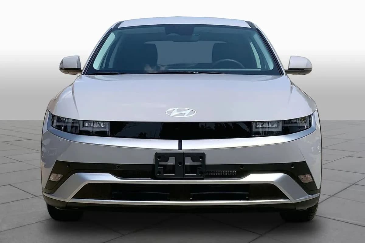 2026 Hyundai IONIQ 5 - Image 4