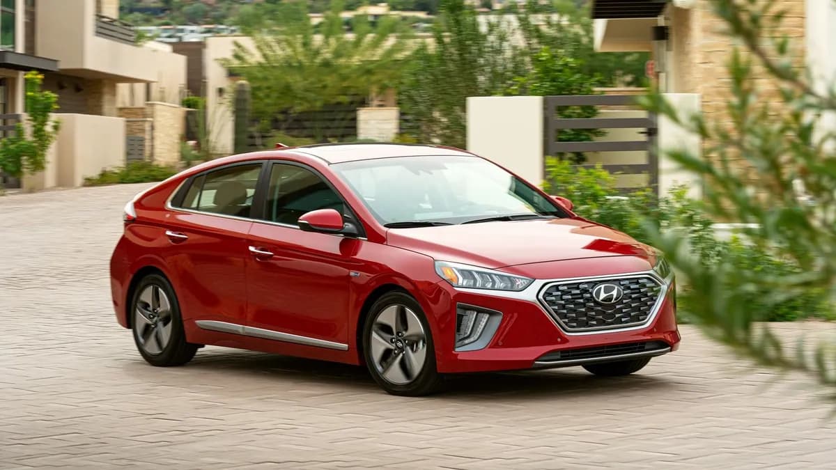 2018 Hyundai IONIQ Electric - Image 2