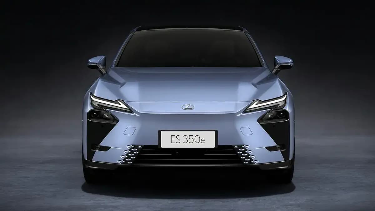2026 Lexus ES 350e - Image 4