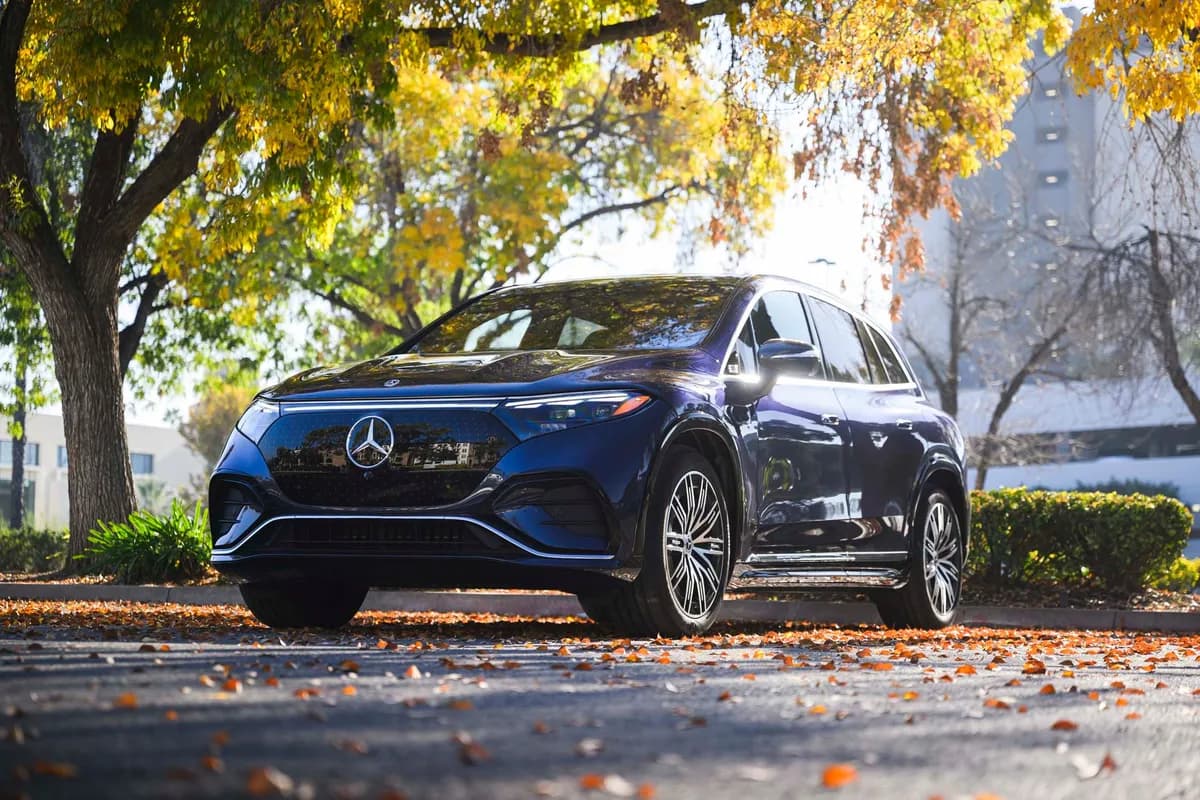 2026 Mercedes-Benz EQS SUV - Image 2