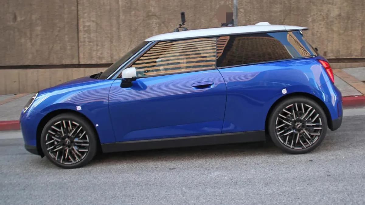 2024 MINI Cooper SE - Image 2