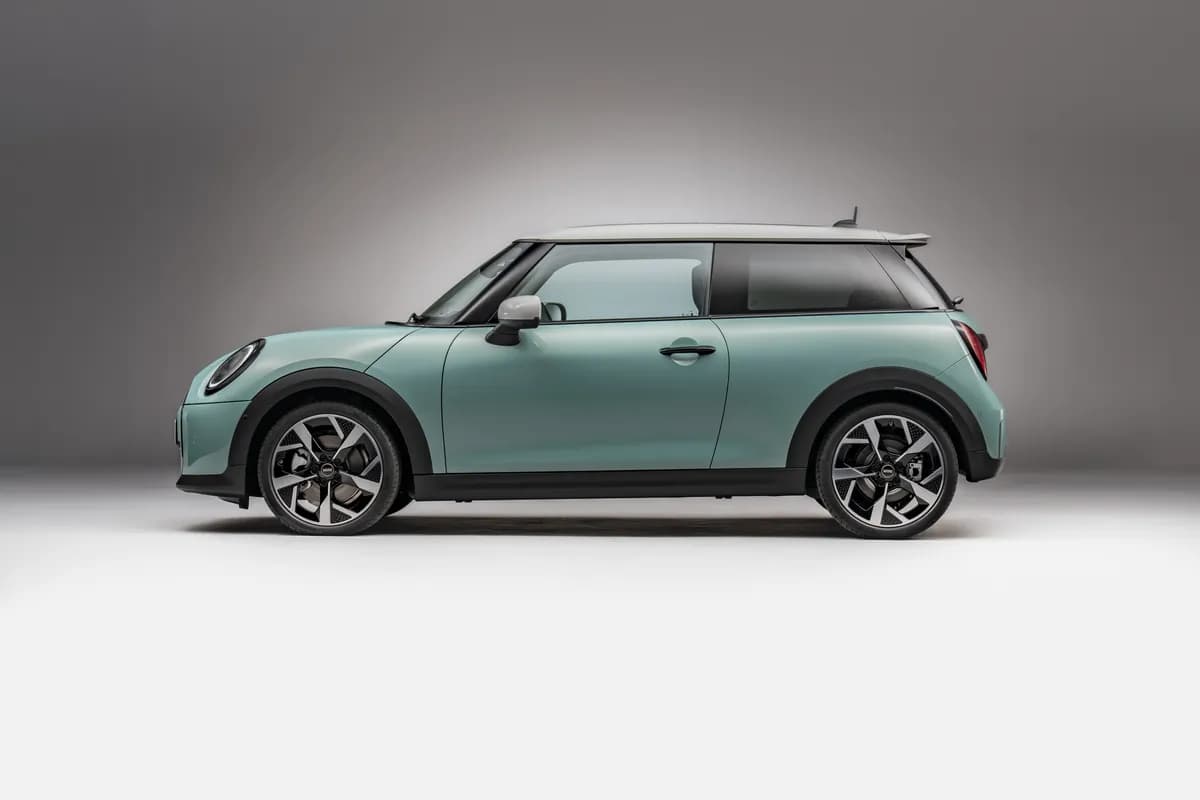 2024 MINI Cooper SE - Image 3