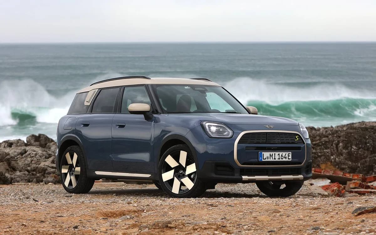 2025 MINI Countryman - Image 4