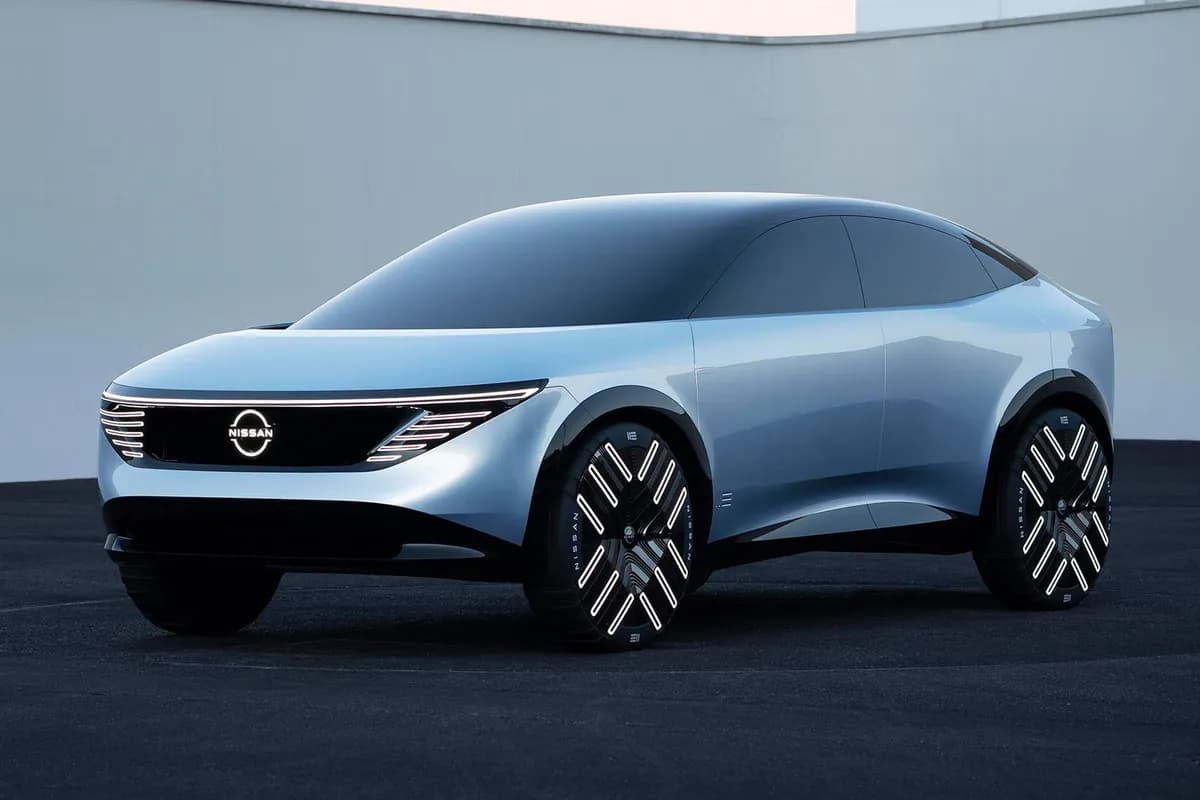 2025 Nissan LEAF - Image 2