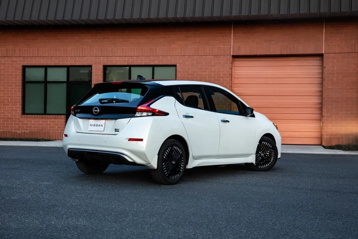 2025 Nissan LEAF - Image 3