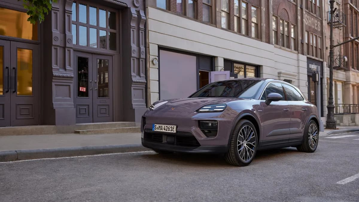2024 Porsche Macan - Image 2