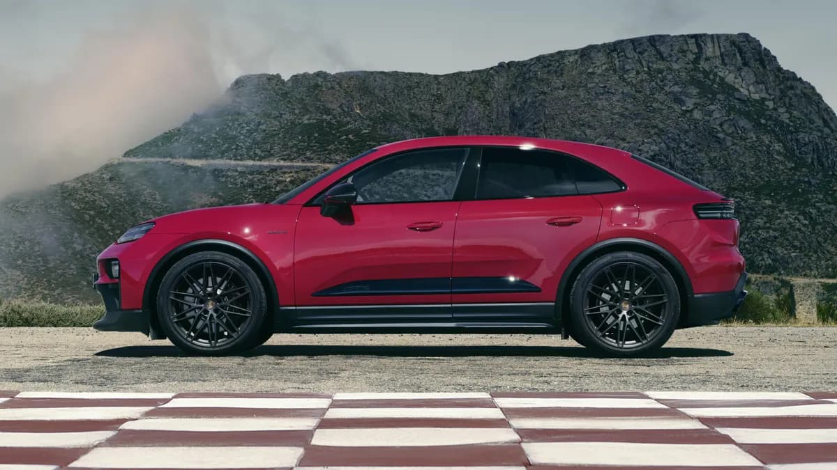 2025 Porsche Macan - Image 6