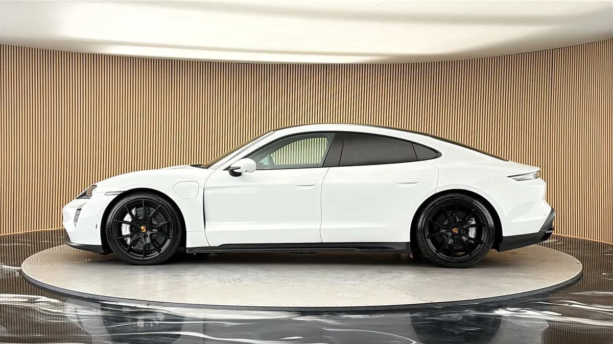 2022 Porsche Taycan - Image 6