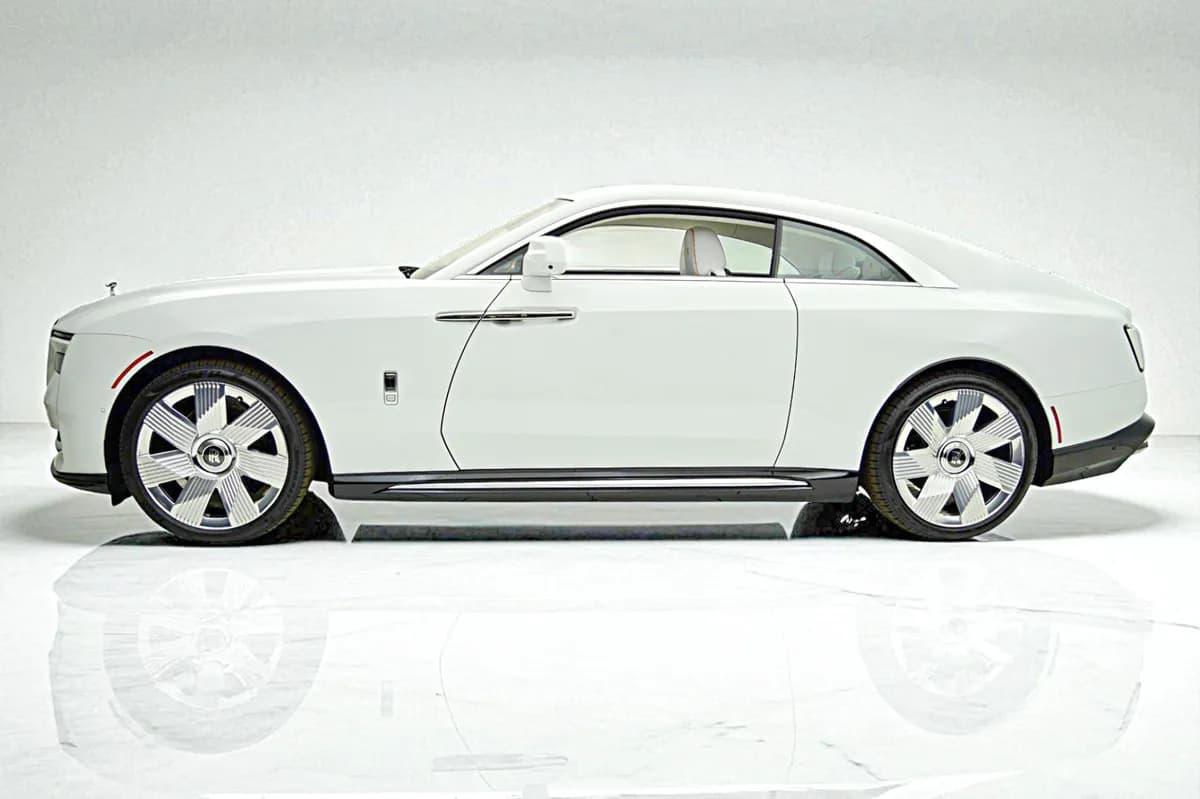 2025 Rolls-Royce Spectre - Image 3