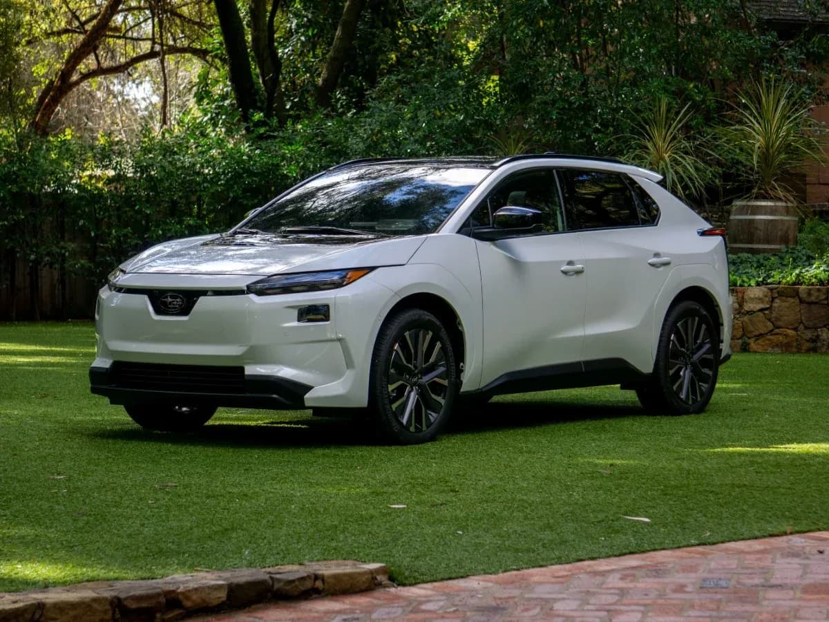 2024 Subaru Solterra - Image 4