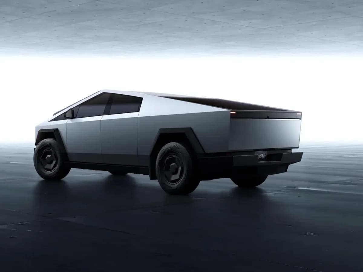 2026 Tesla Cybertruck - Image 10