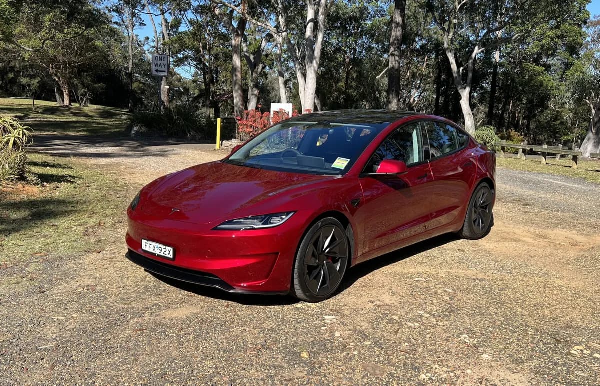 2024 Tesla Model 3 - Image 10