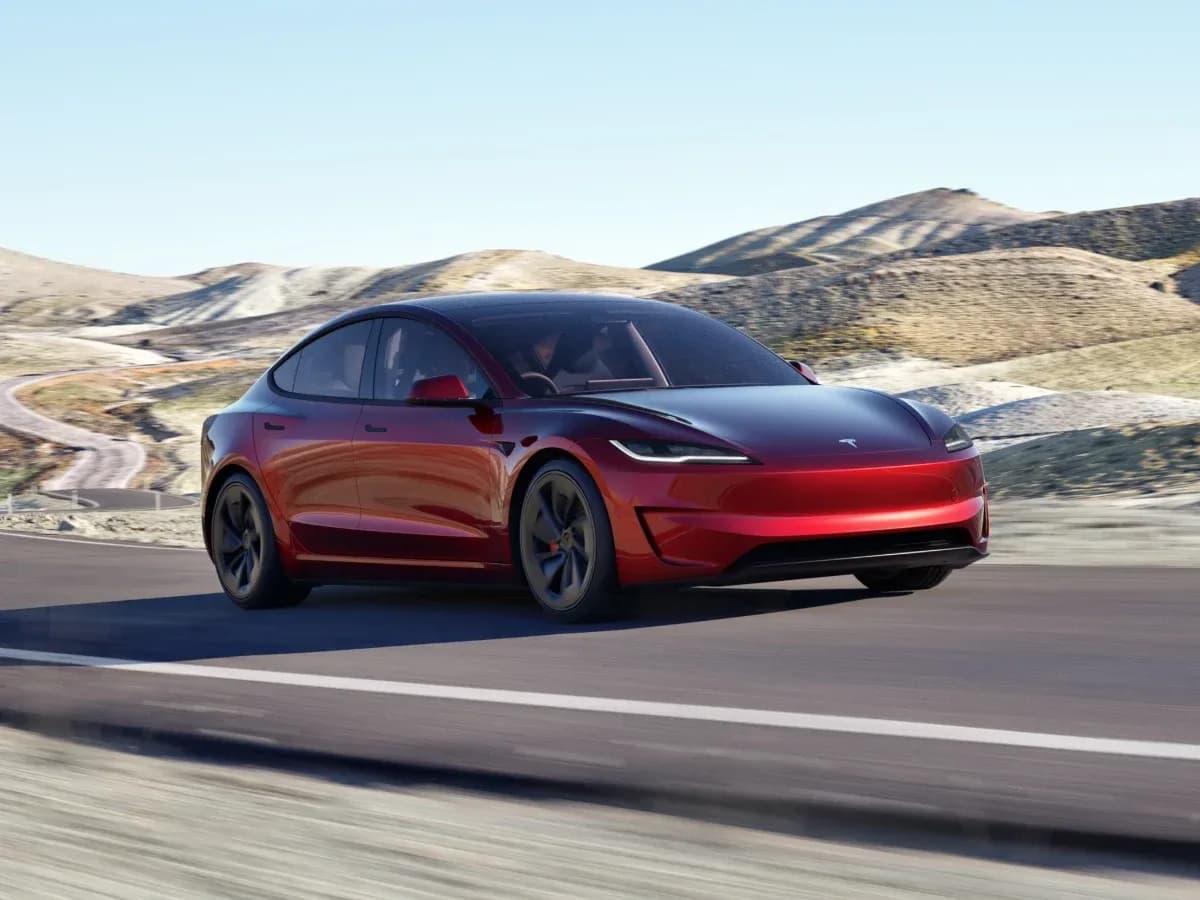 2026 Tesla Model 3 - Image 7