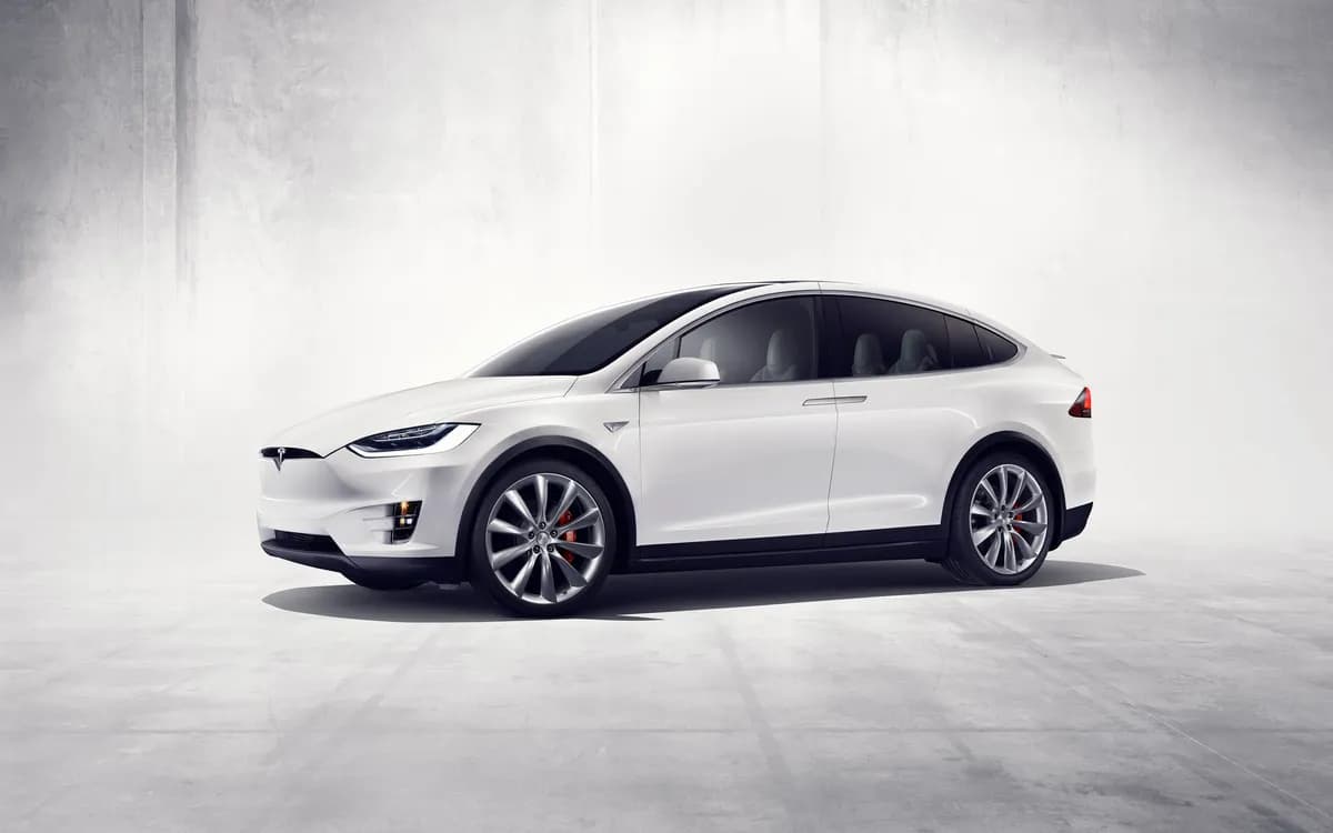 2017 Tesla Model X - Image 2