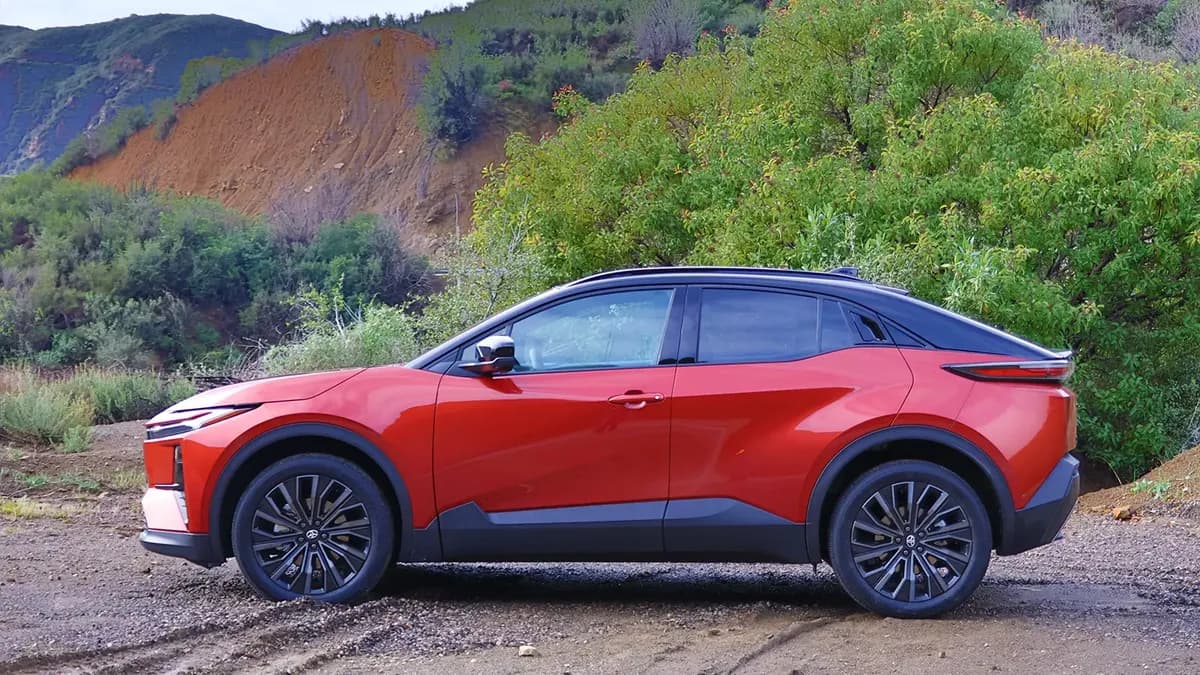 2026 Toyota C-HR - Image 3