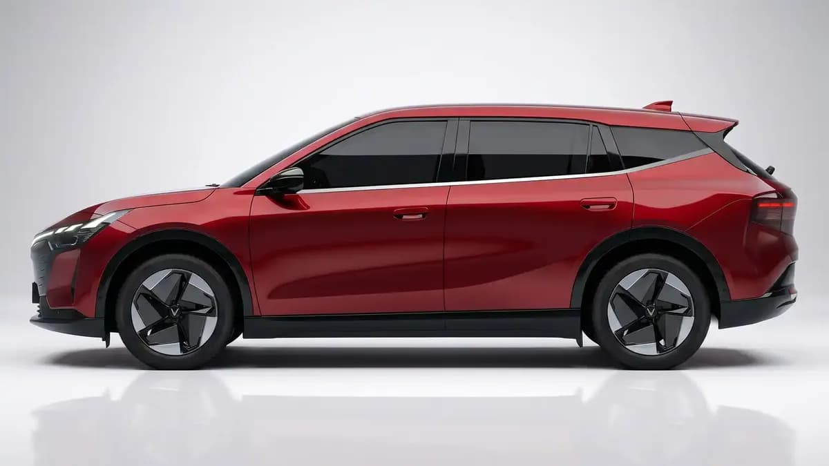 2023 VinFast VF8 - Image 3