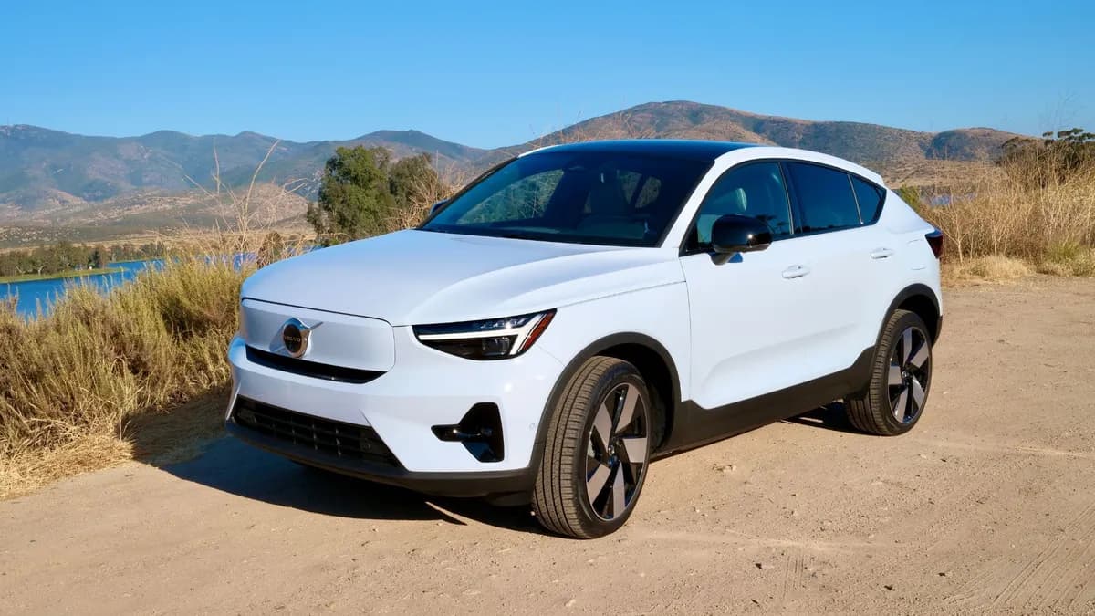 2024 Volvo C40 Recharge - Image 2