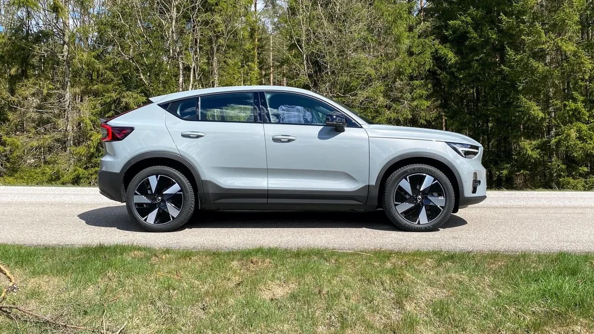 2024 Volvo C40 Recharge - Image 3